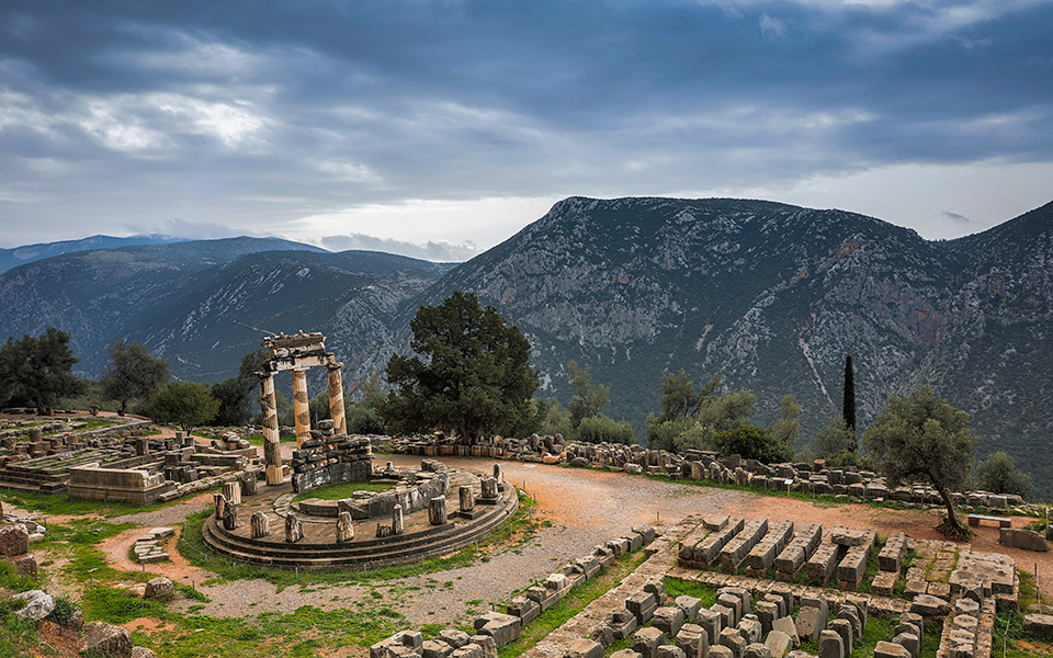 , Arachova and Delphi: A cosmopolitan village combined with classical Greek monuments. | Greece Is