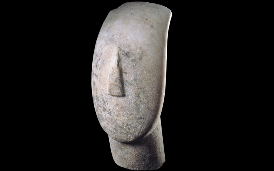 <h5>Head of a figurine (Spedos variety) (2800-2300 BC)</h5>