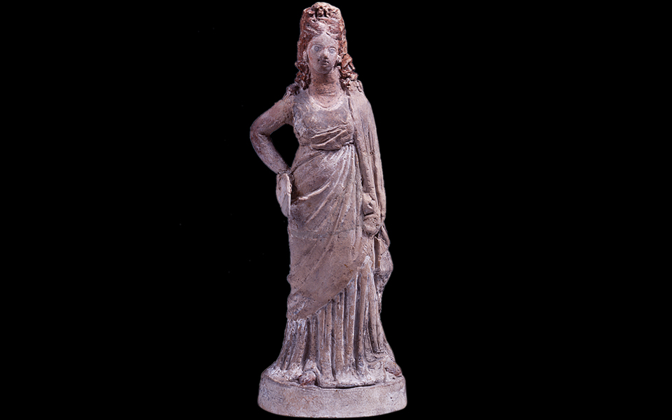 <h5>Tanagra figurine (1st century BC)</h5>