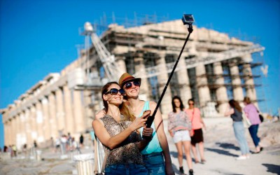 After Refugees, Greece Now Awaits the Tourists Turkey is Losing