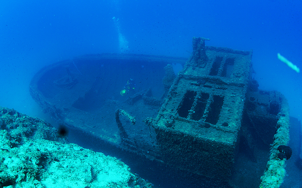 Dive to the Wreck of the Brenton Reef Lightship, LV39 