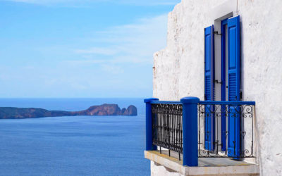 5 Reasons to Visit Milos