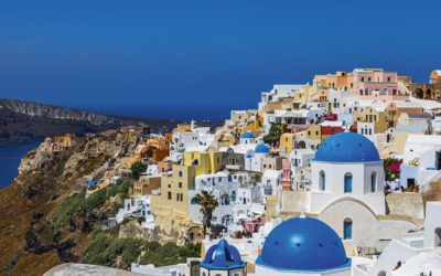 Oia, Santorini: A Jewel at the Cliff’s Edge