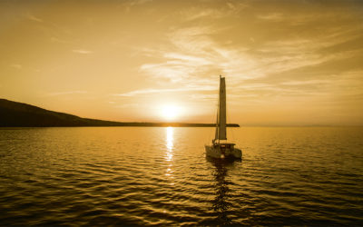 Sunset Oia’s Magical Sailing Cruises in Santorini