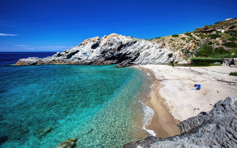 Longevity in Ikaria: The secrets of life, the diet and the famous festivals
