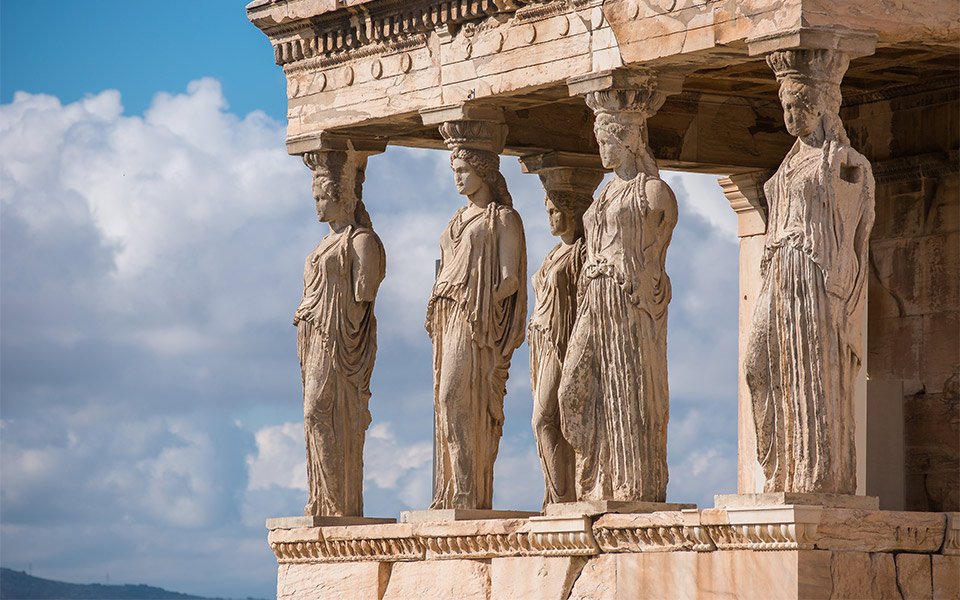 statue of athena in the parthenon