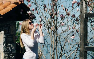Flowers and Sunbathing: Greek Instagram Welcomes Spring