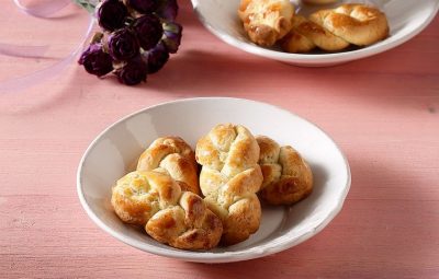 Greek Easter Cookies (Koulourakia) with Yoghurt and Orange Zest