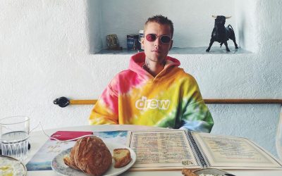 Justin Bieber Cruises the Aegean and Feasts on Sardines