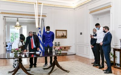 Giannis Antetokounmpo’s Mother and Brother Honorary Greeks