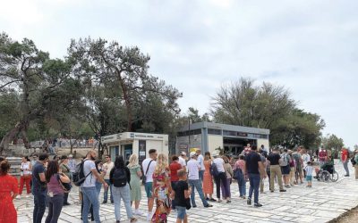 Visitors Return to Greek Capital