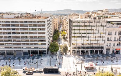 Pedestrians Get First Look at Renovated Syntagma Square